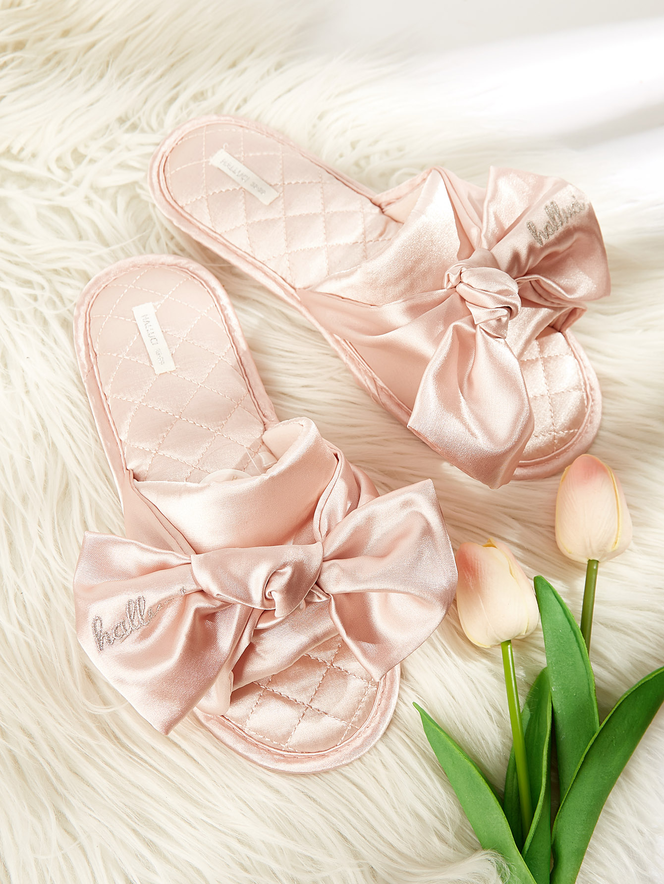 Стеганые тапочки с узелом декором