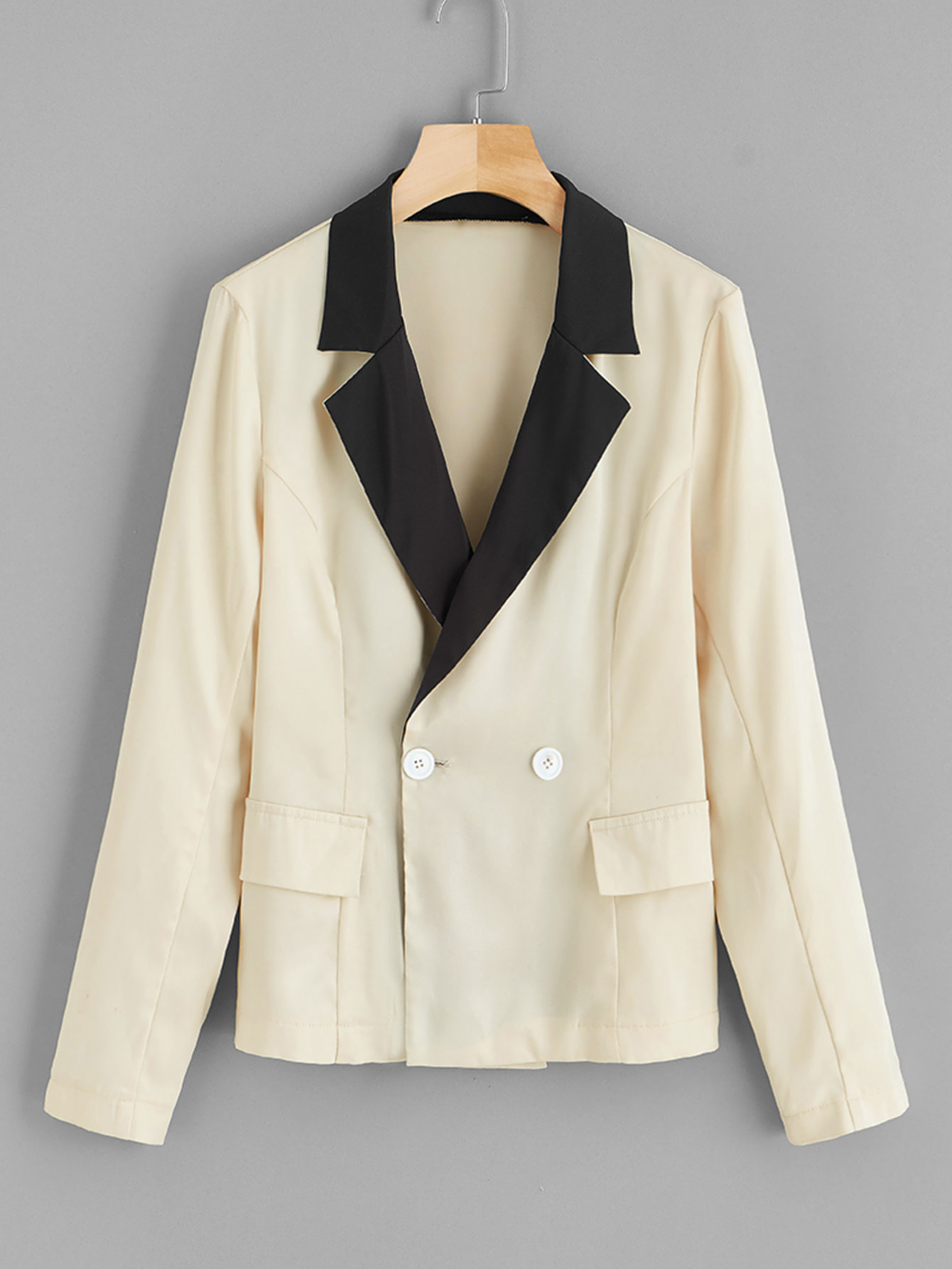 Сатиновый жакет с двумя кармана