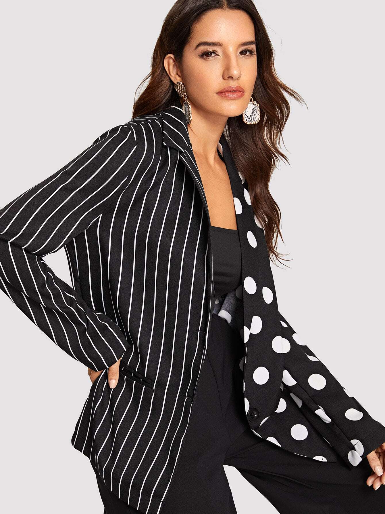 Жакет в горошек с вертикальной полоской