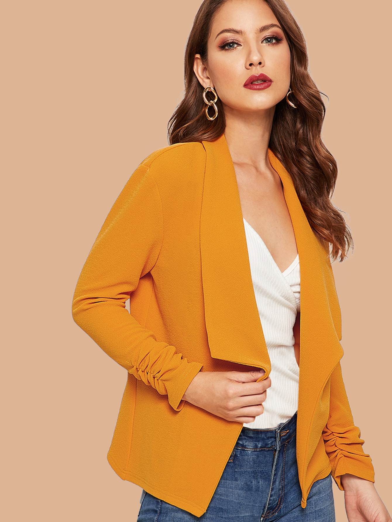 Однотонный жакет с воротником до плеч