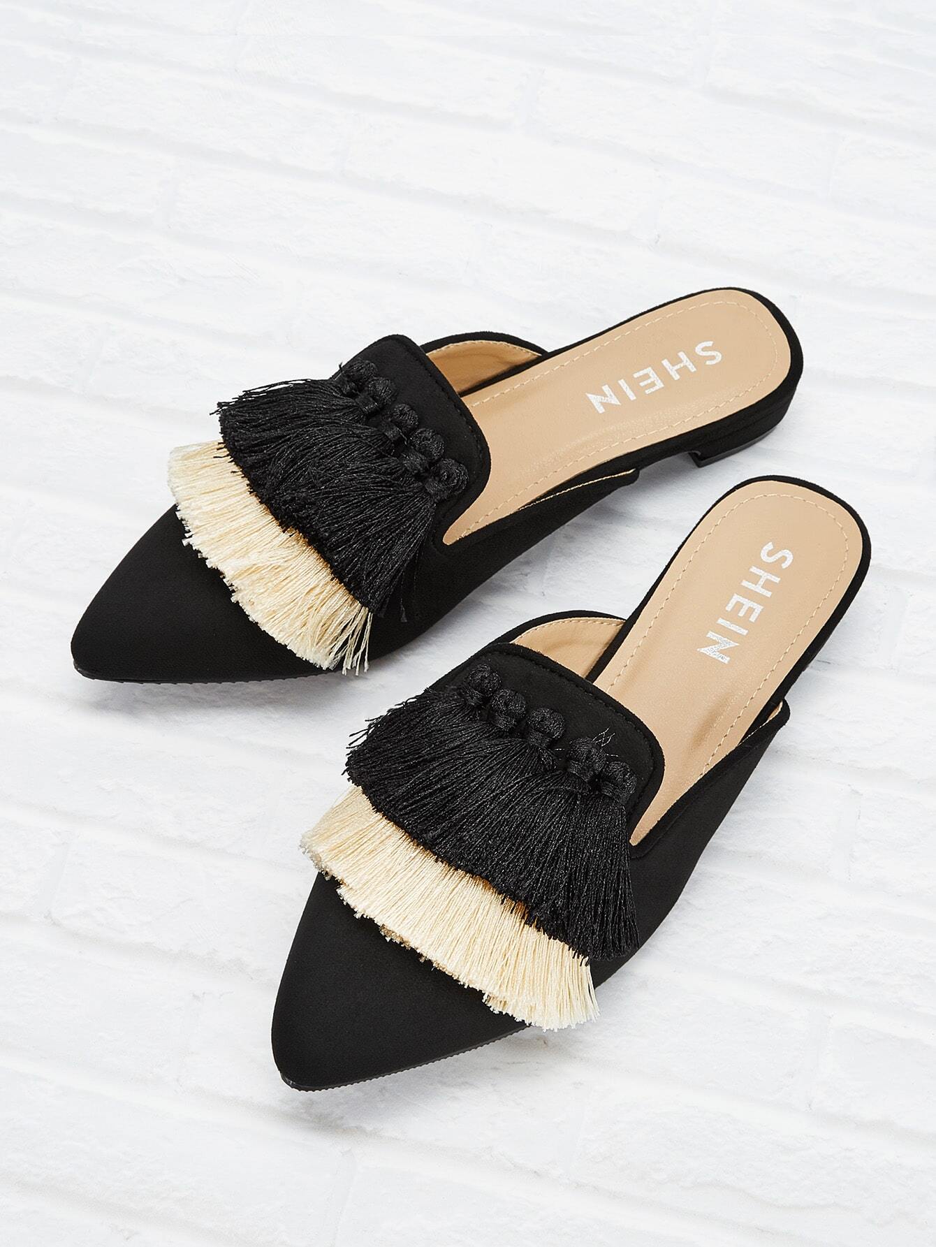 Остроконечные тапочки с бахромой