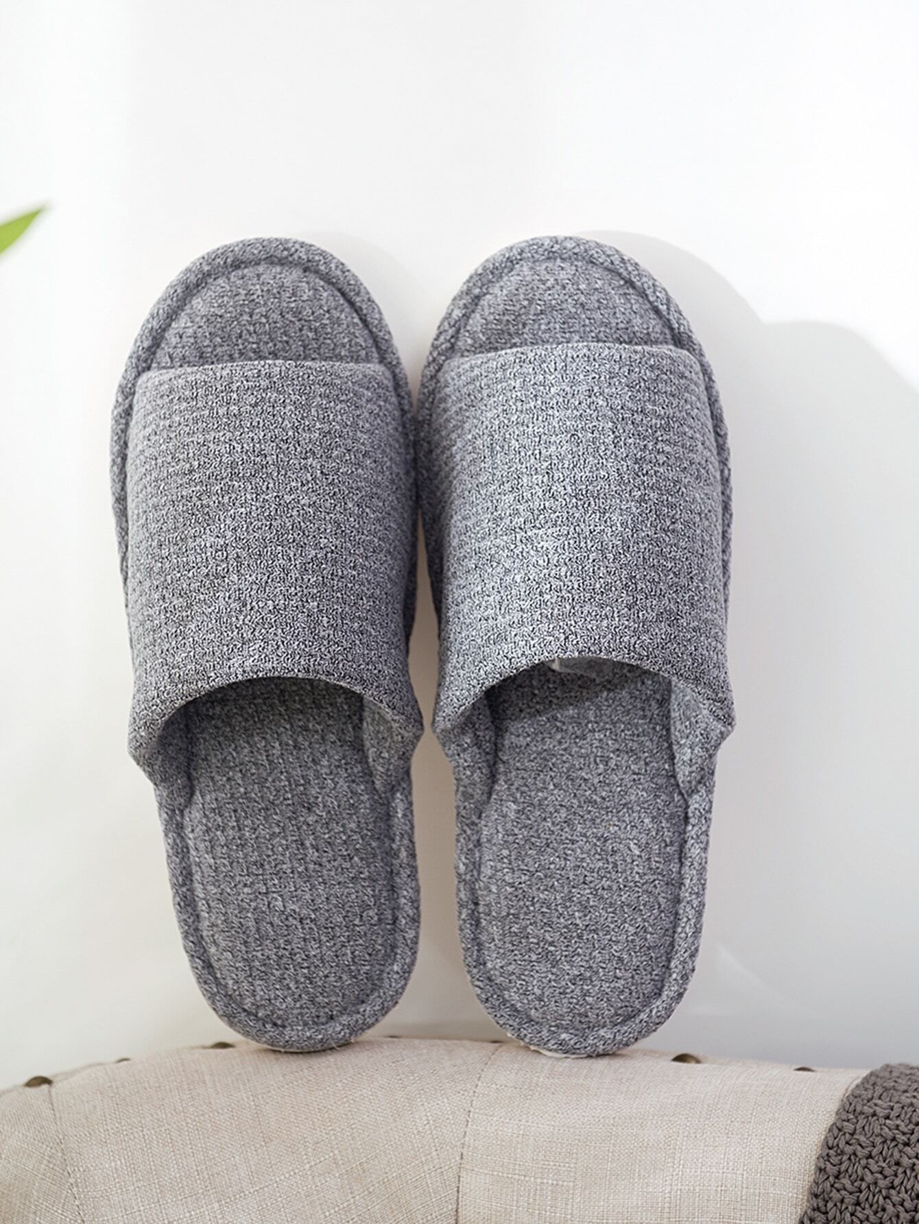 Мужские тапочки с открытым носком