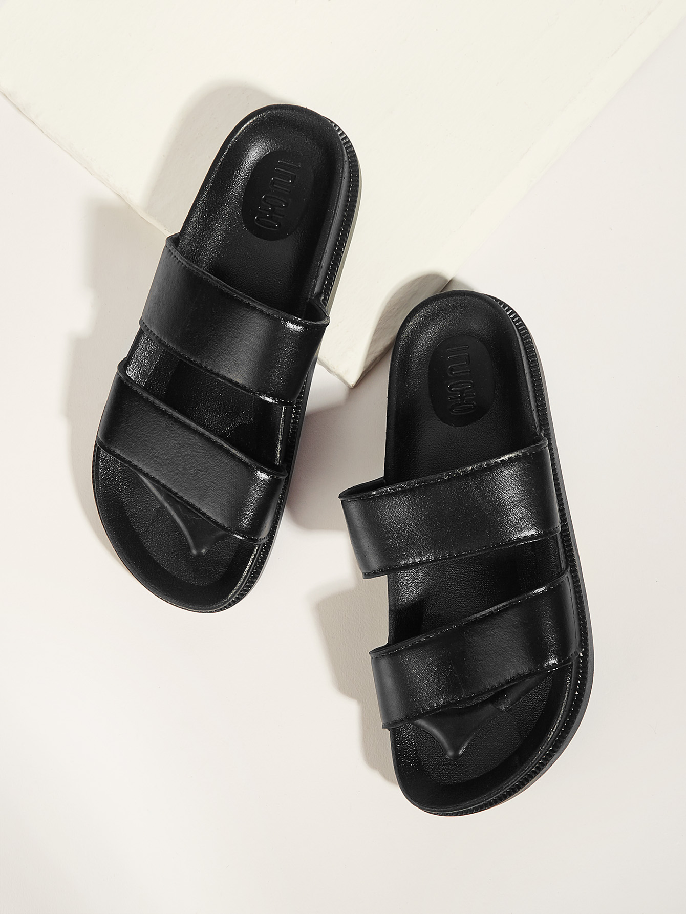 Мужские тапочки с открытым носком и лентой