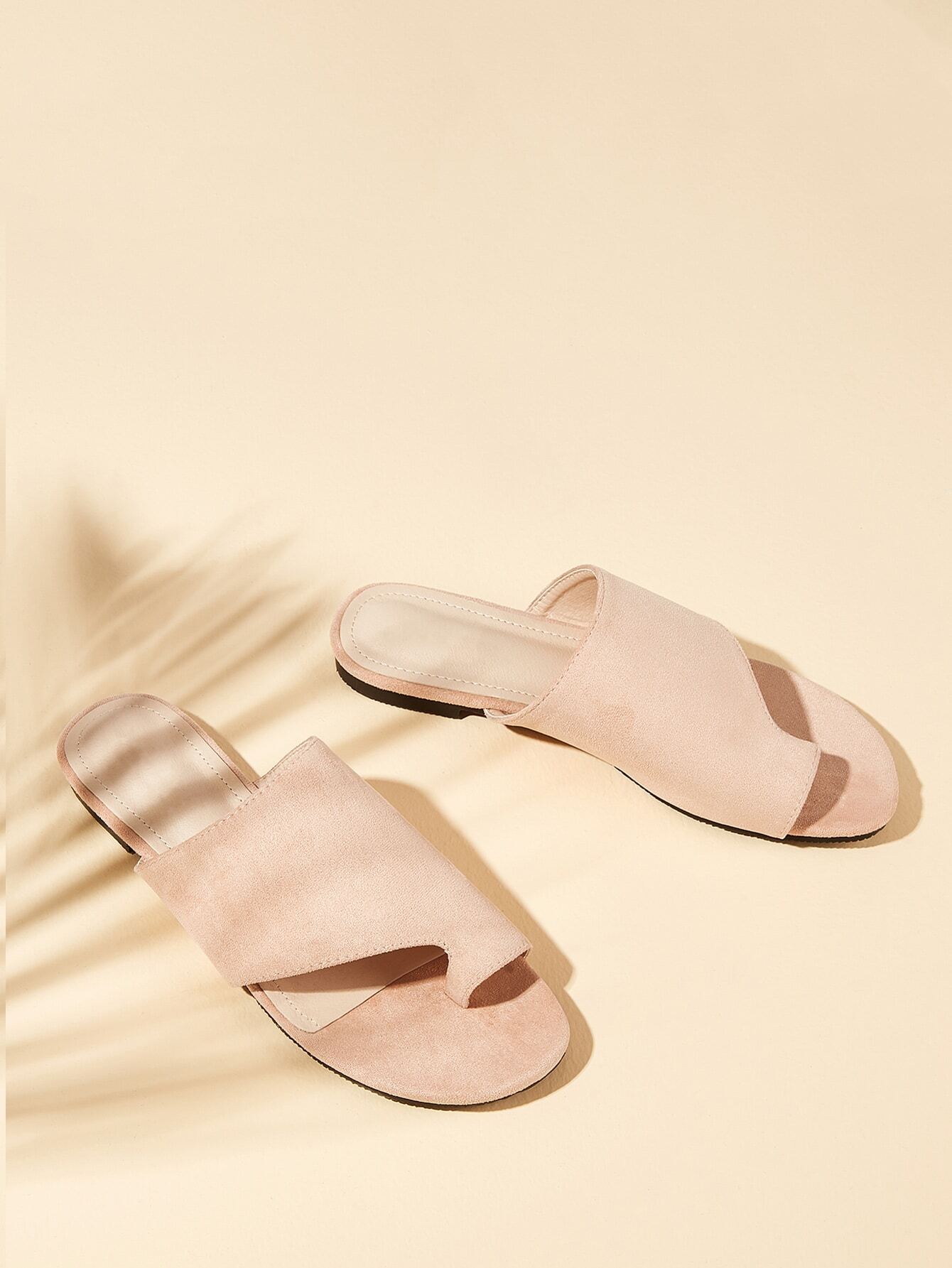 Простые замшевые тапочки