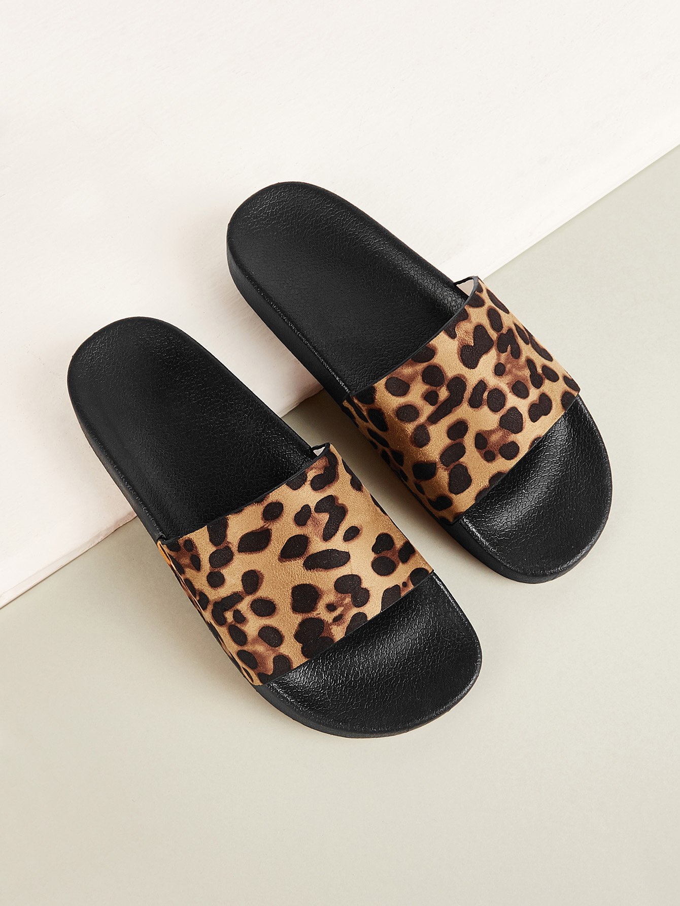 с открытой пальцы ноги Блок Цветов Тапочки