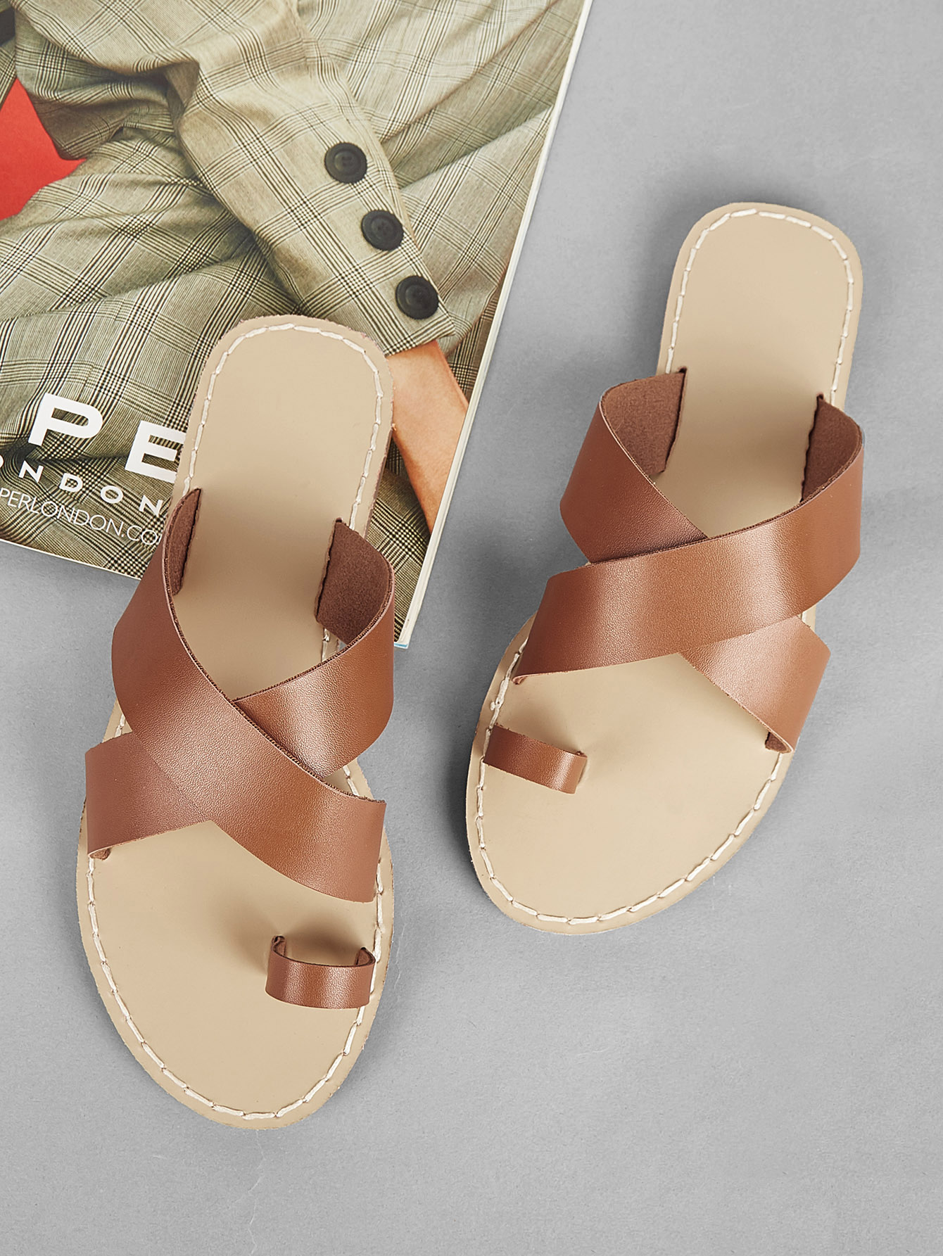 Простые плоские тапочки