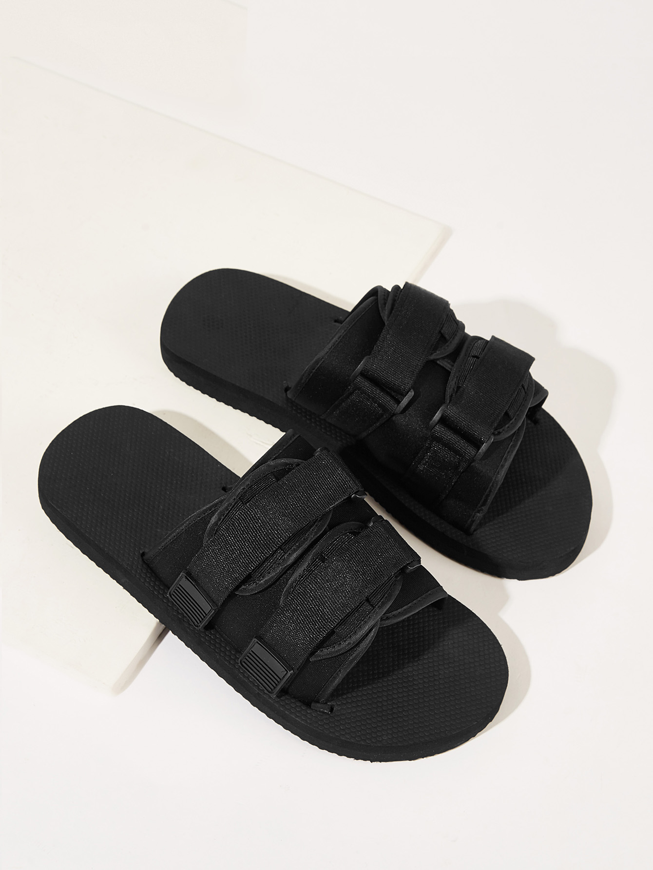 Мужские тапочки с открытым носком