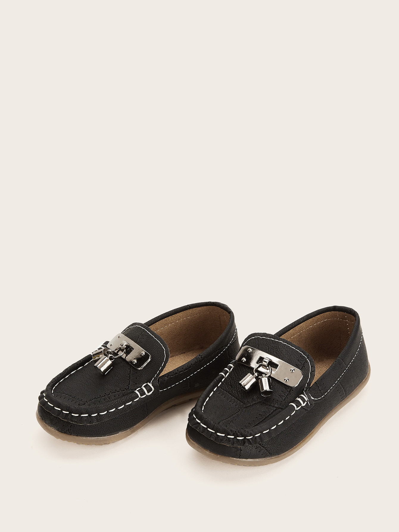 Детские тапочки с металлическим декором