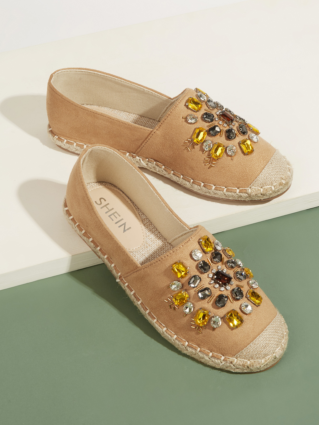 Тапочки со стразами