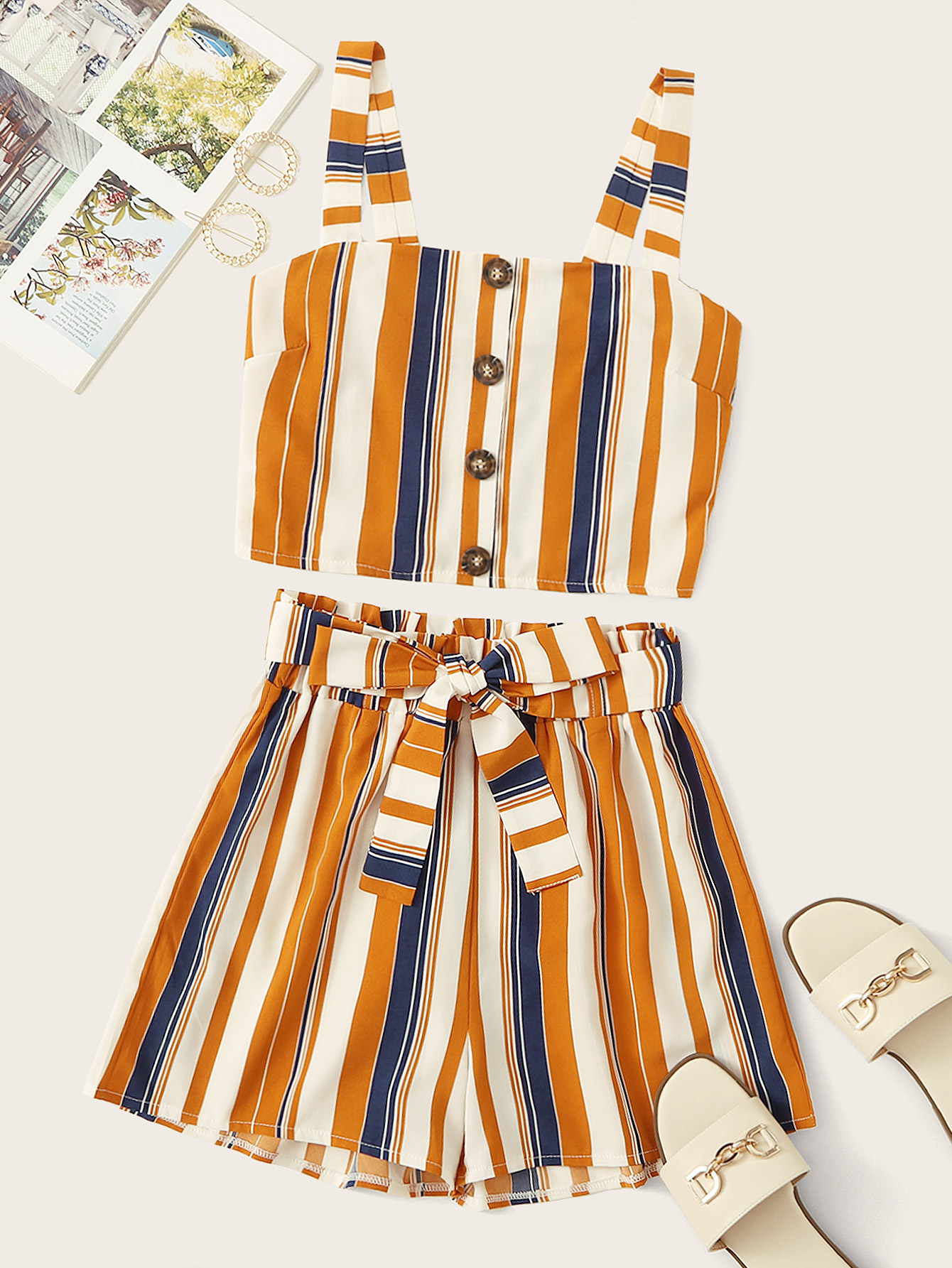 Полосатые майка и шорты с поясом Шорты SheIn