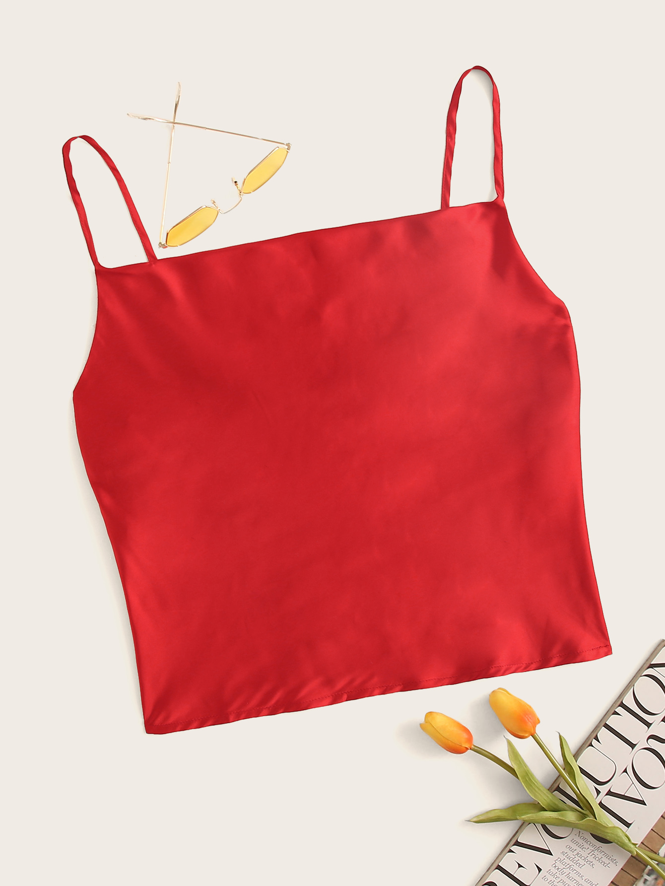 Однотонный атласный топ на бретелях Топ SheIn