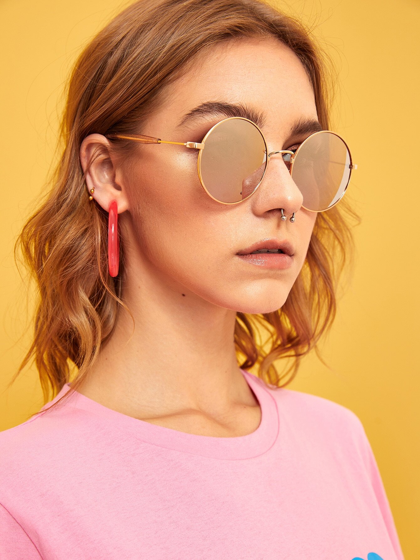 Солнцезащитные очки с круглой металлической оправой