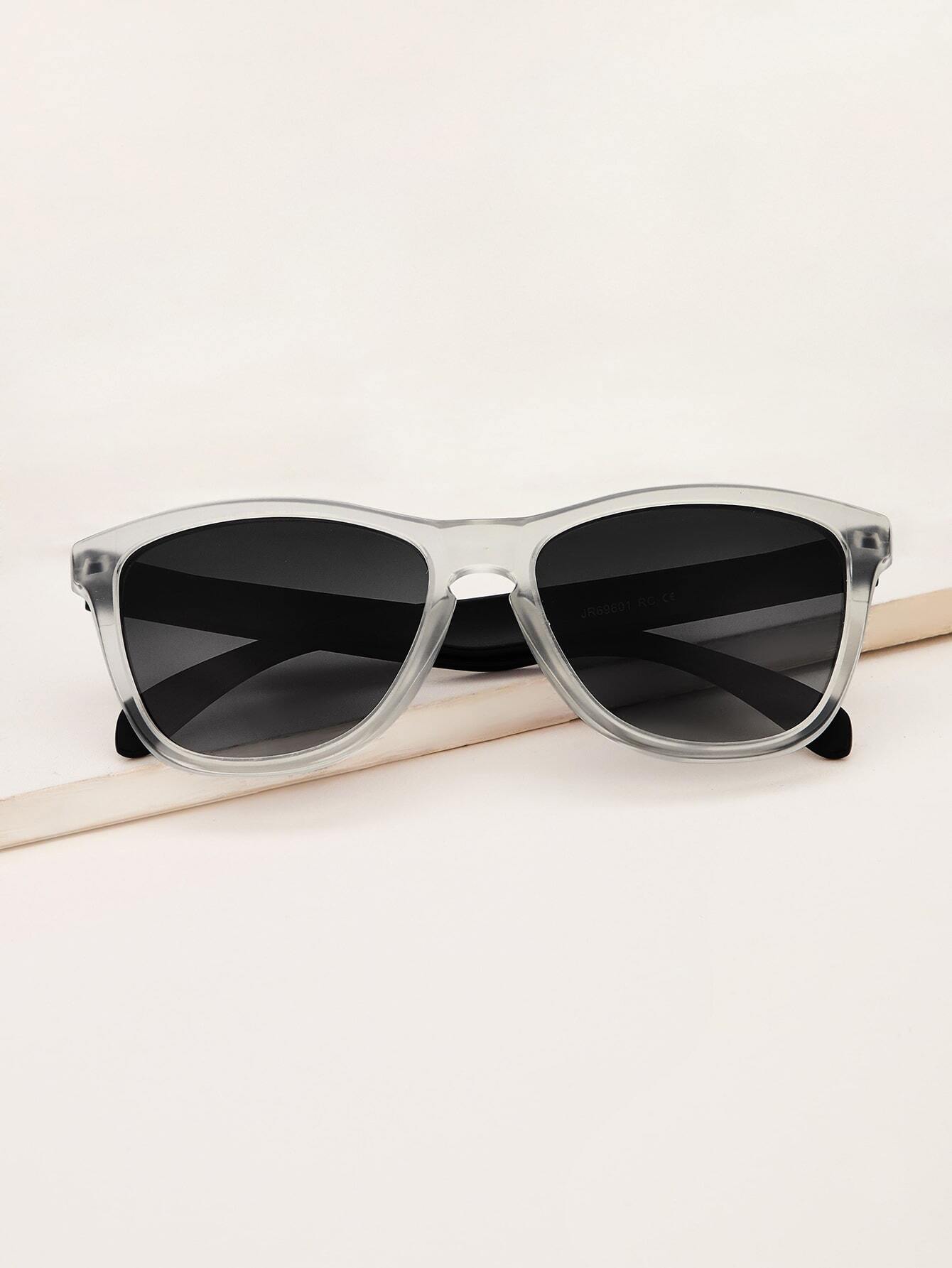 Мужские солнцезащитные очки с прозрачной оправой