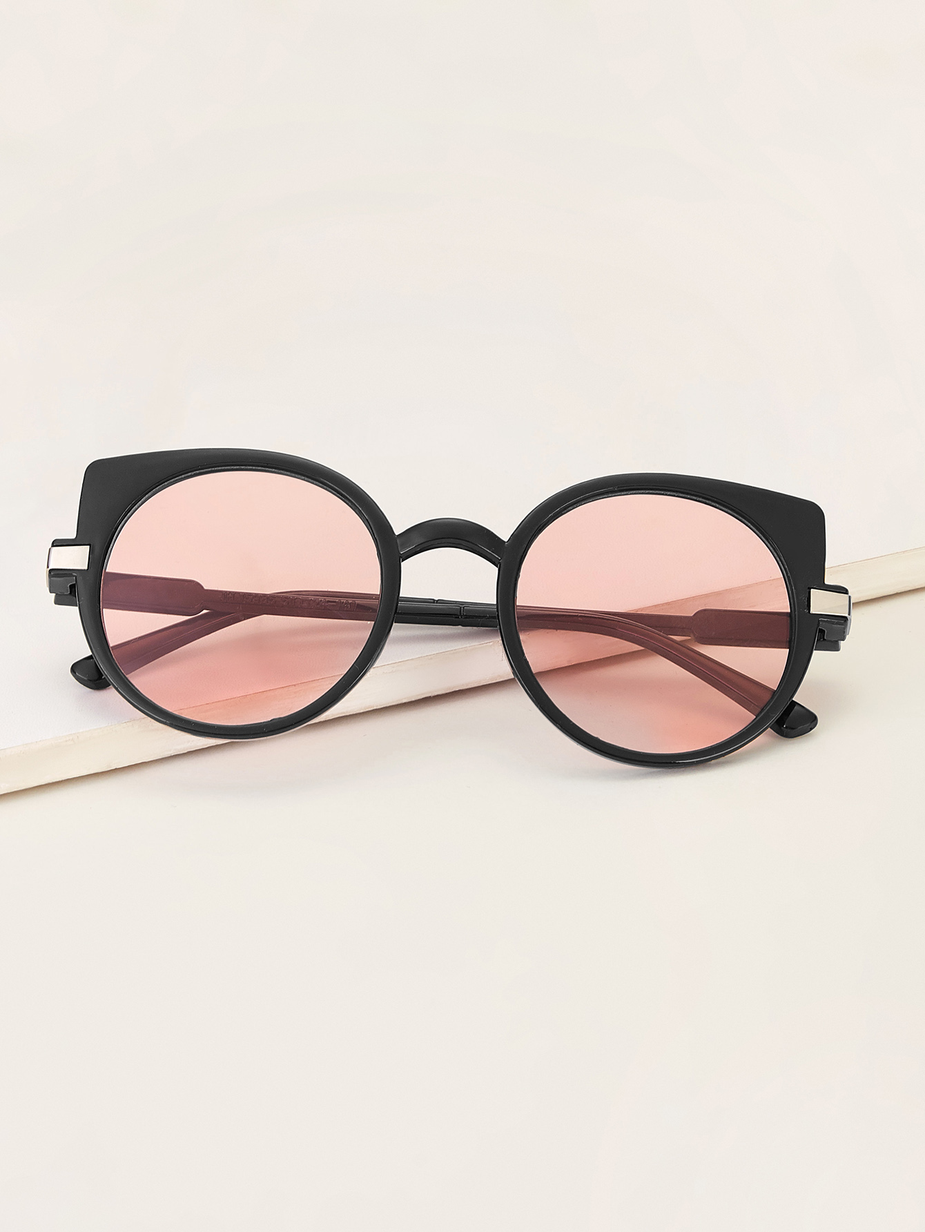 Солнцезащитные очки с круглой оправой для девочек