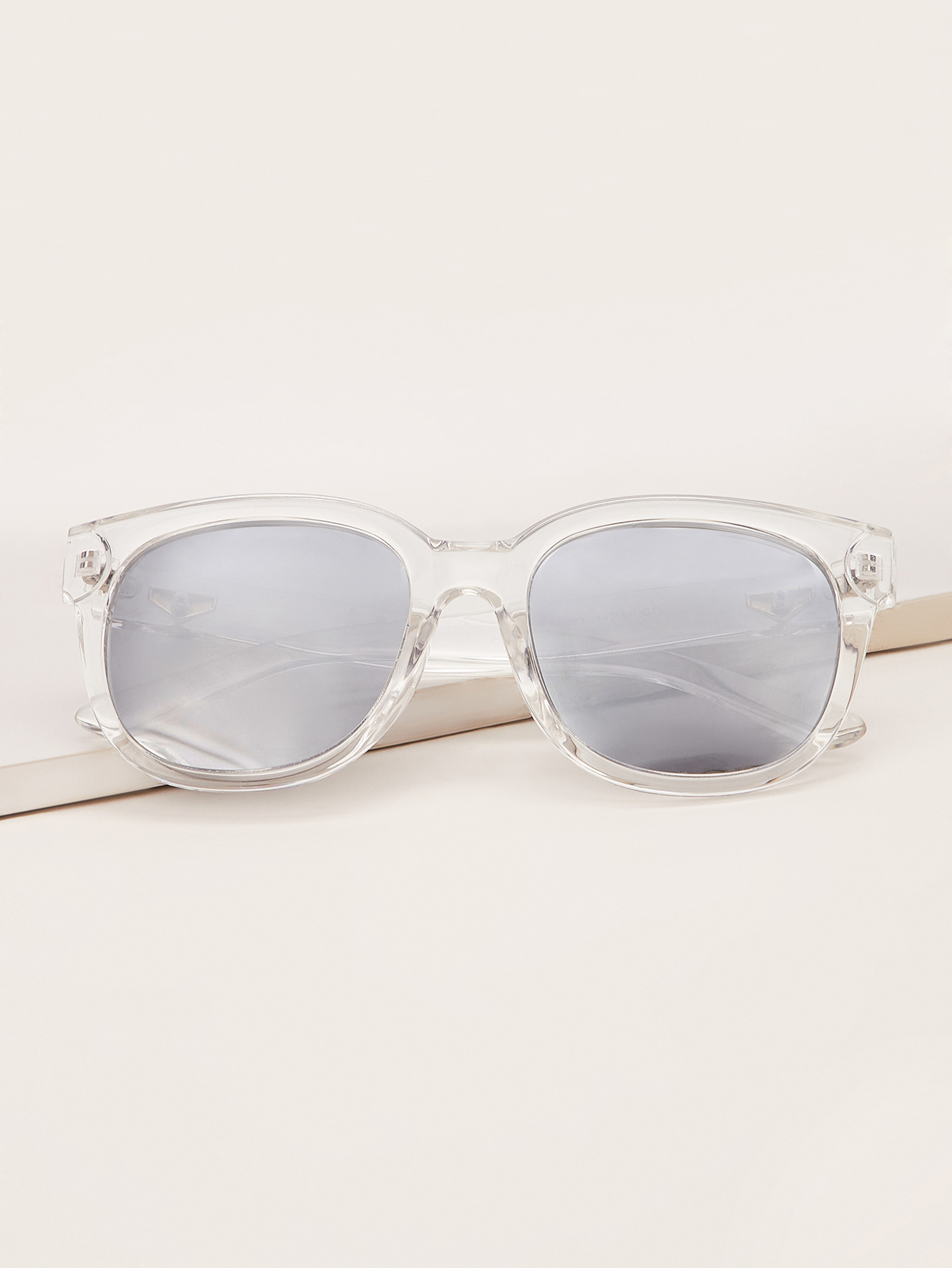 Мужские солнцезащитные очки с прозрачной оправой