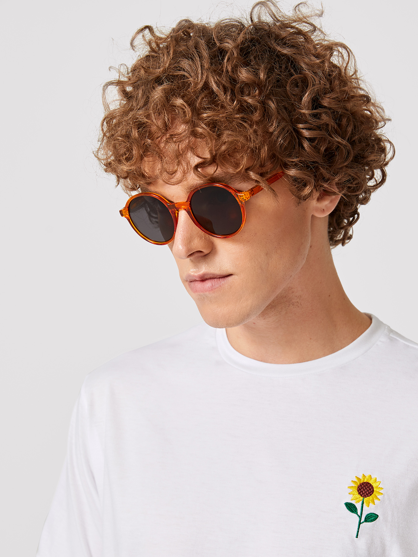 Мужские солнцезащитные очки с круглой оправой