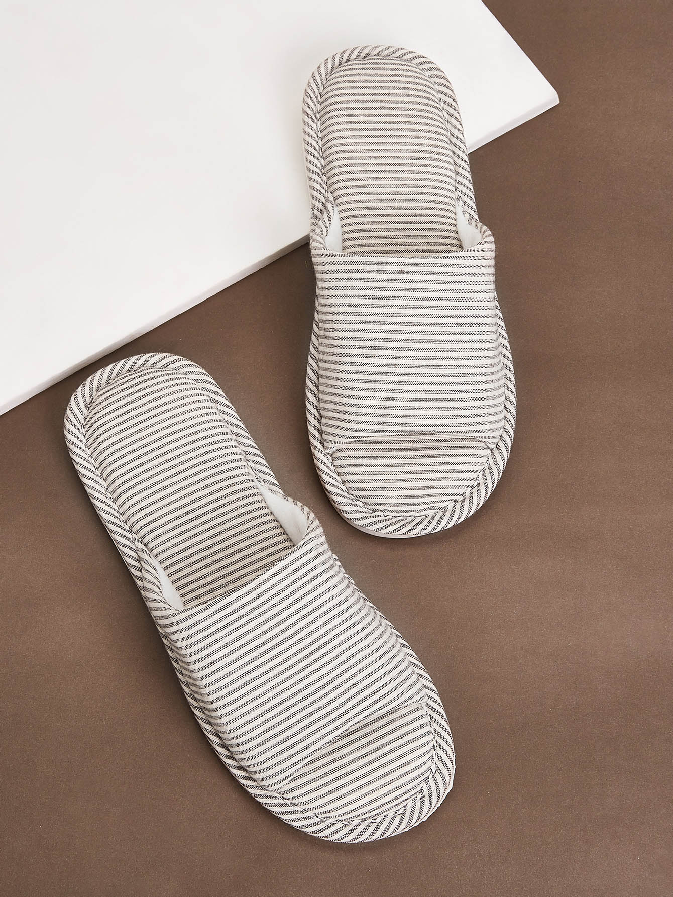 Мужские полосатые шлепанцы с открытым носком