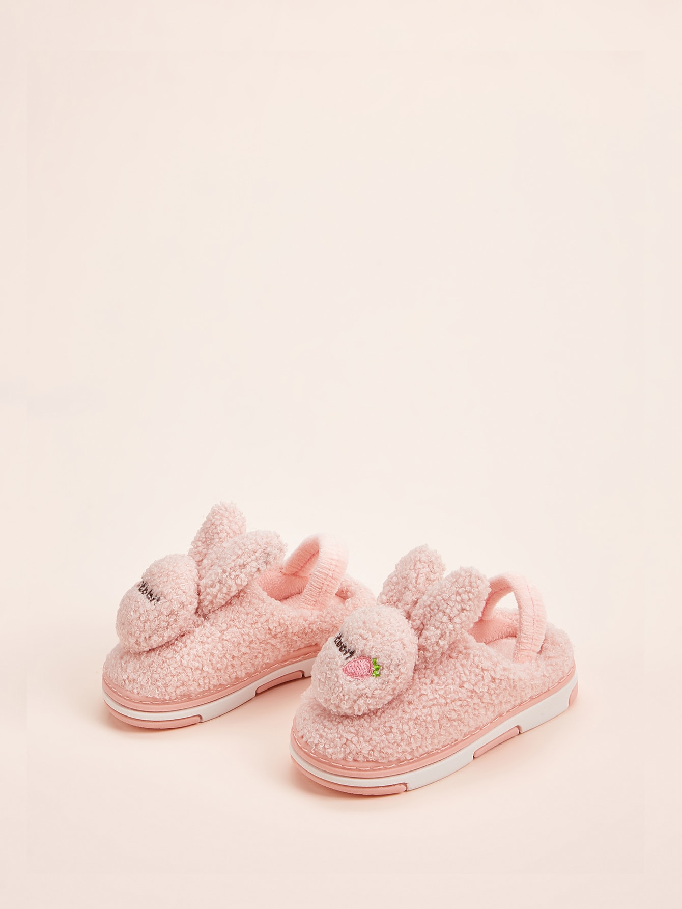 Пушистые шлепанцы с вышивкой для девочек