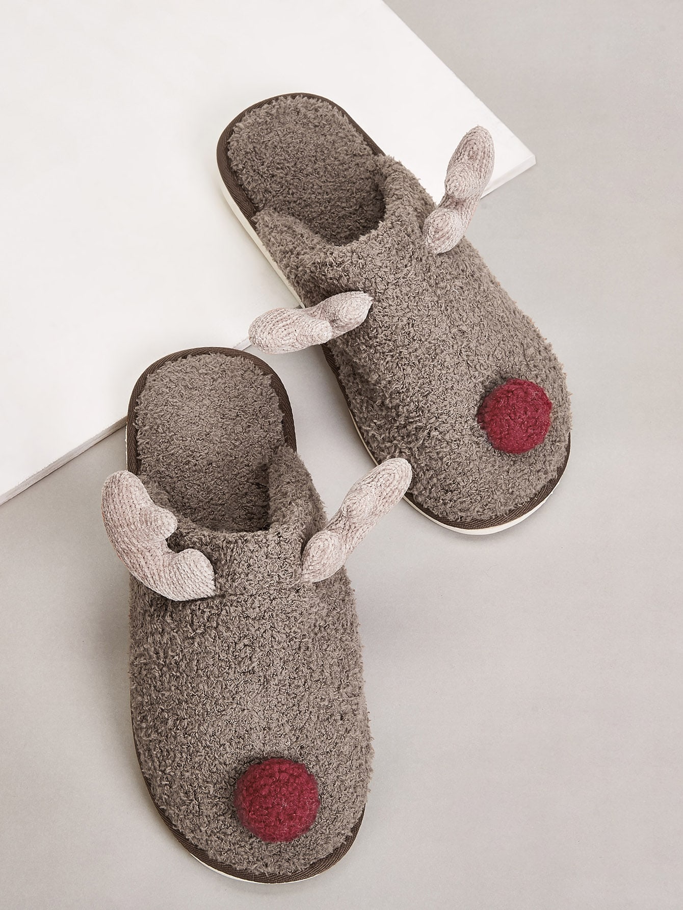 Мужские пушистые шлепанцы с круглым носком