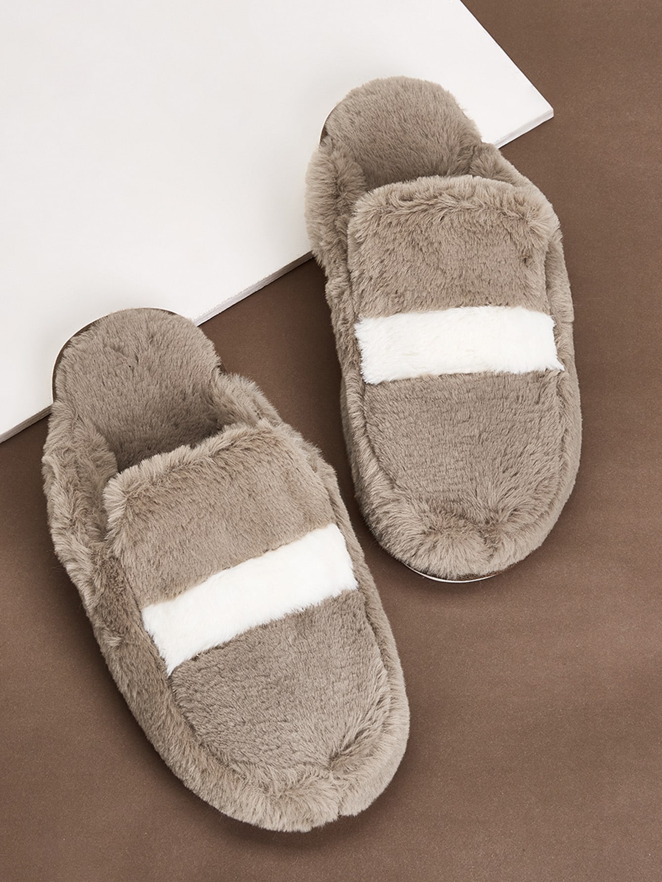 Мужские пушистые шлепанцы с круглым носком