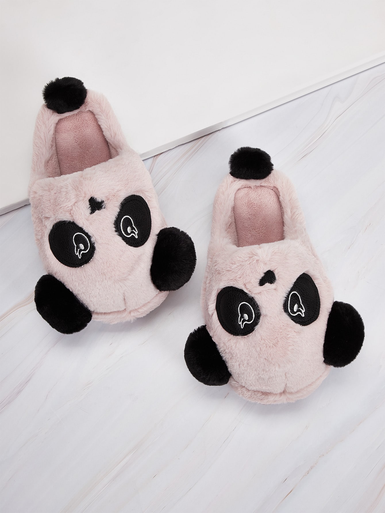 Пушистые шлепанцы с круглым носком