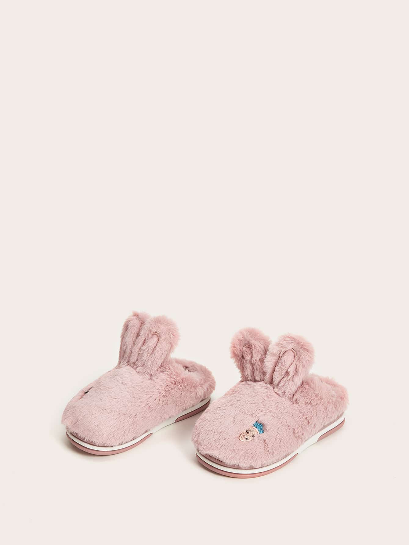 Пушистые шлепанцы с вышивкой моркови для девочек