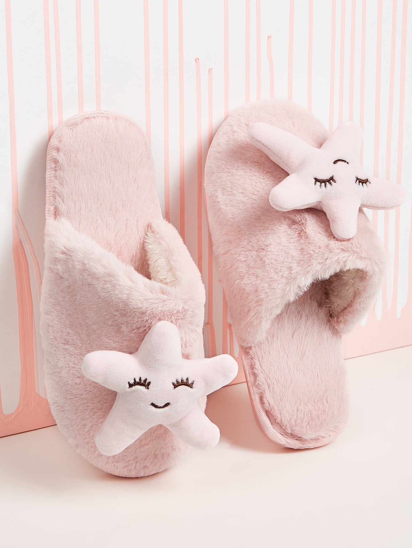 Шлепанцы с искусственным мехом и звездами