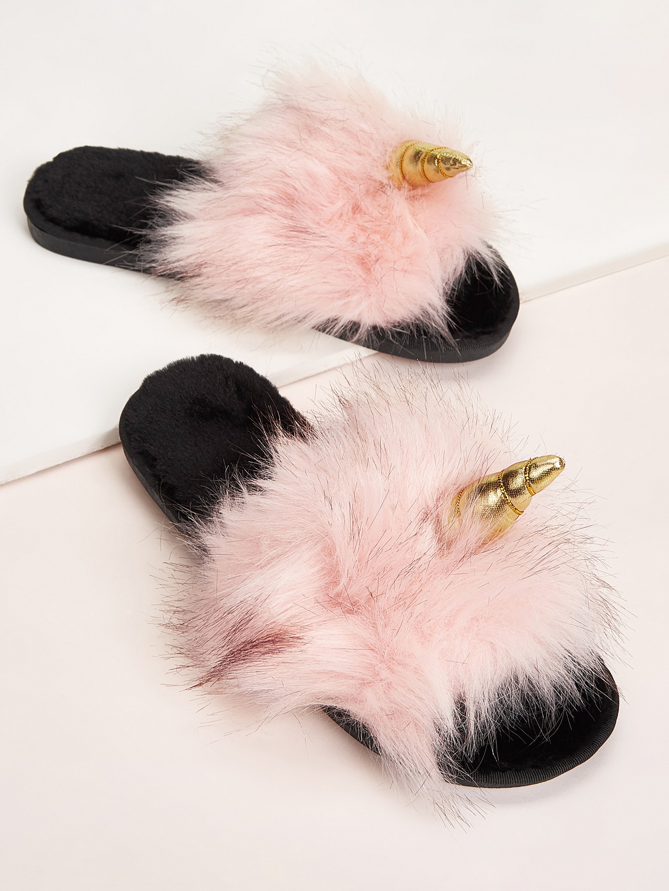 Шлепанцы в форме единорога с искусственным мехом