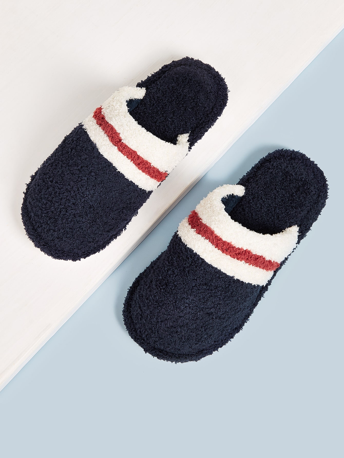 Мужские полосатые плюшевые шлепанцы