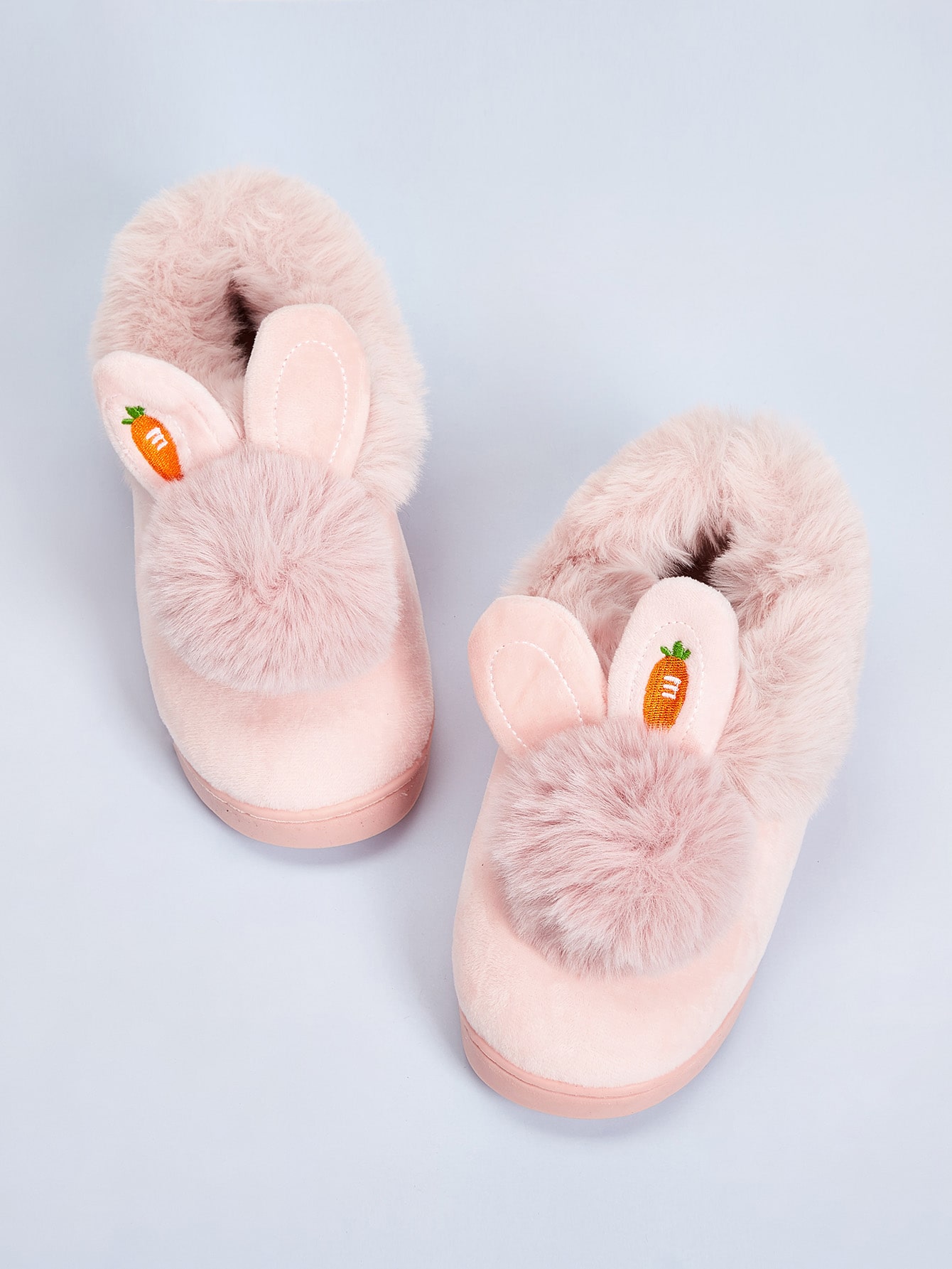 Плюшевые шлепанцы с помпоном