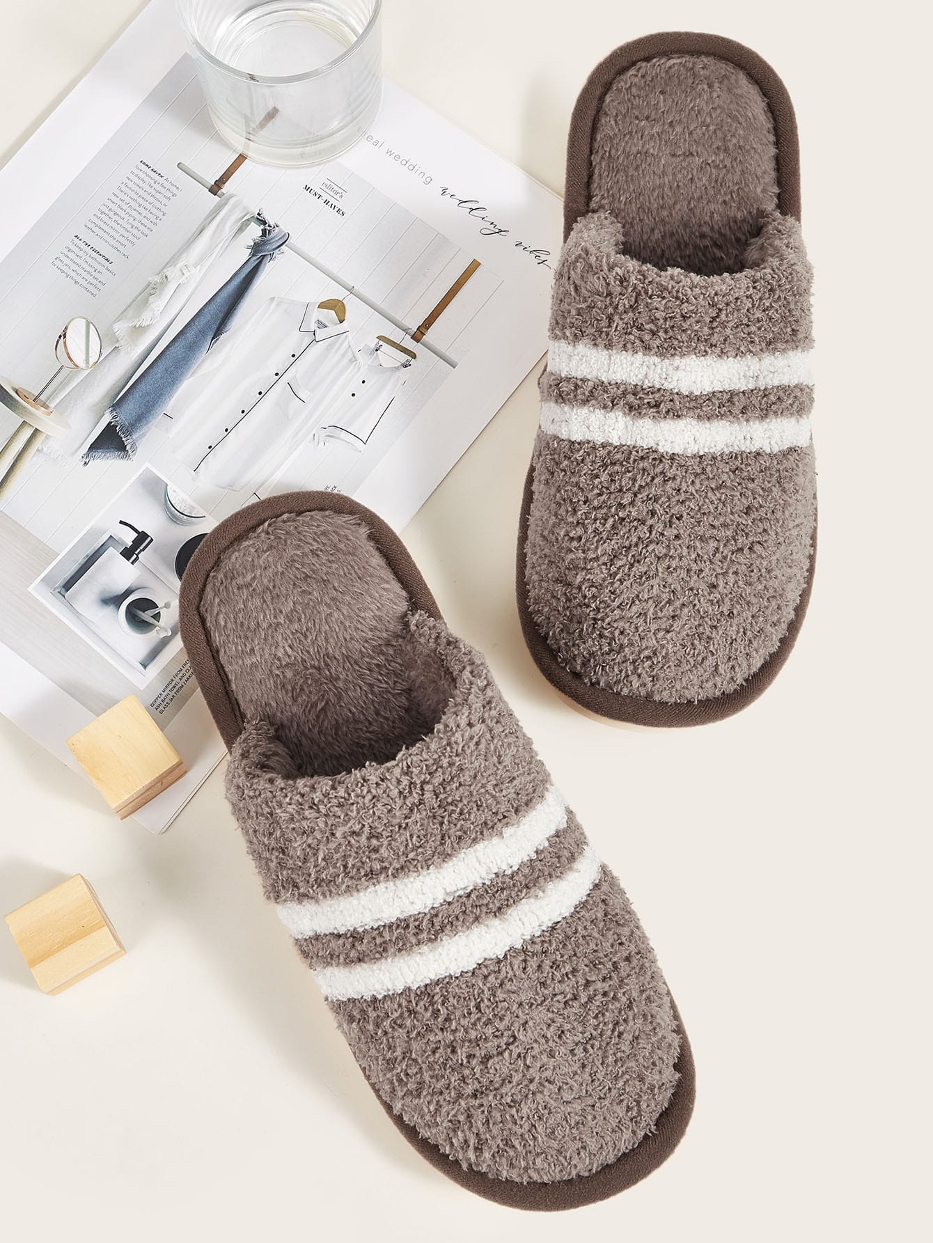 Мужские полосатые плюшевые шлепанцы