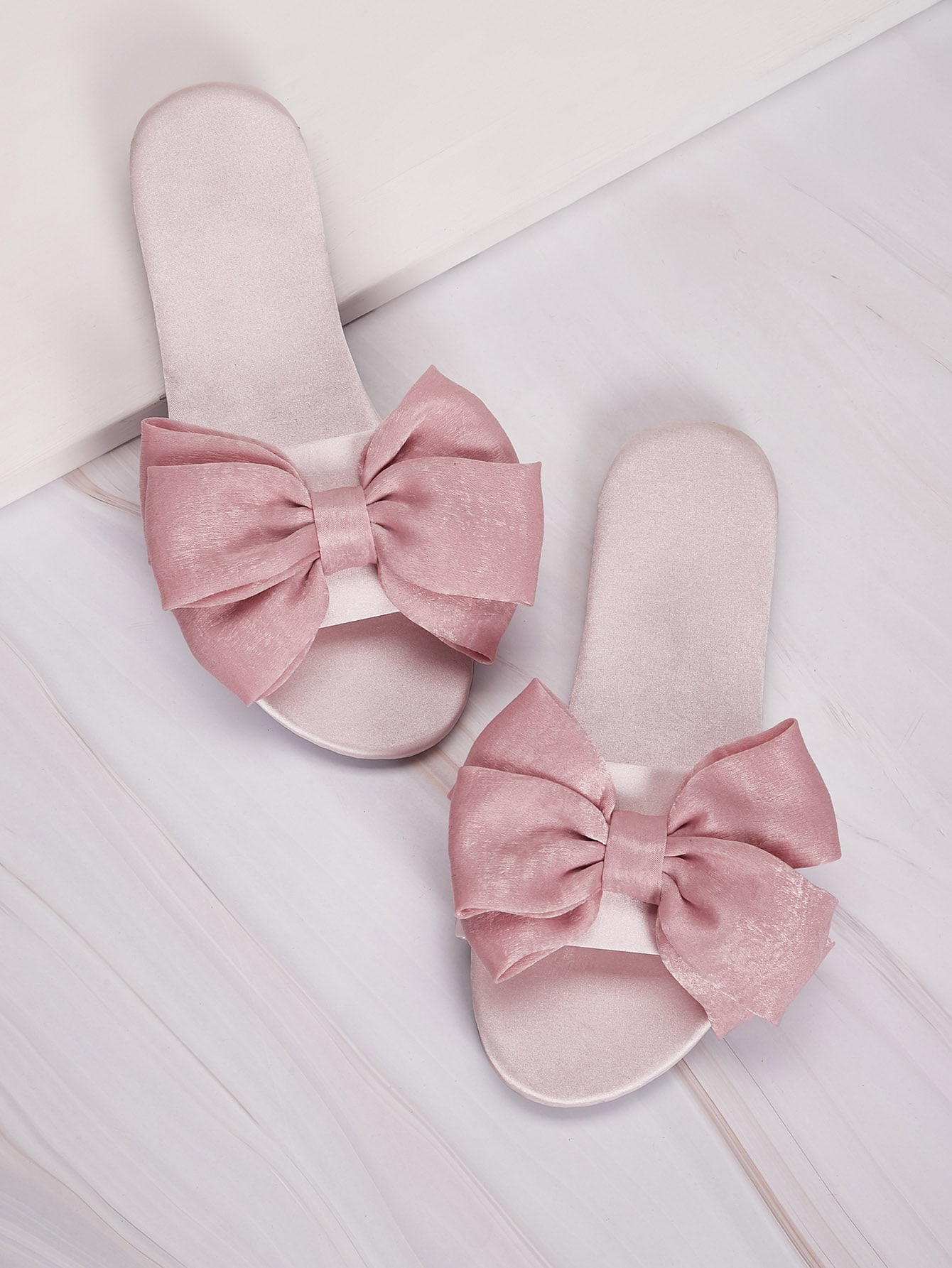 Шлепанцы с бантом и открытым носком