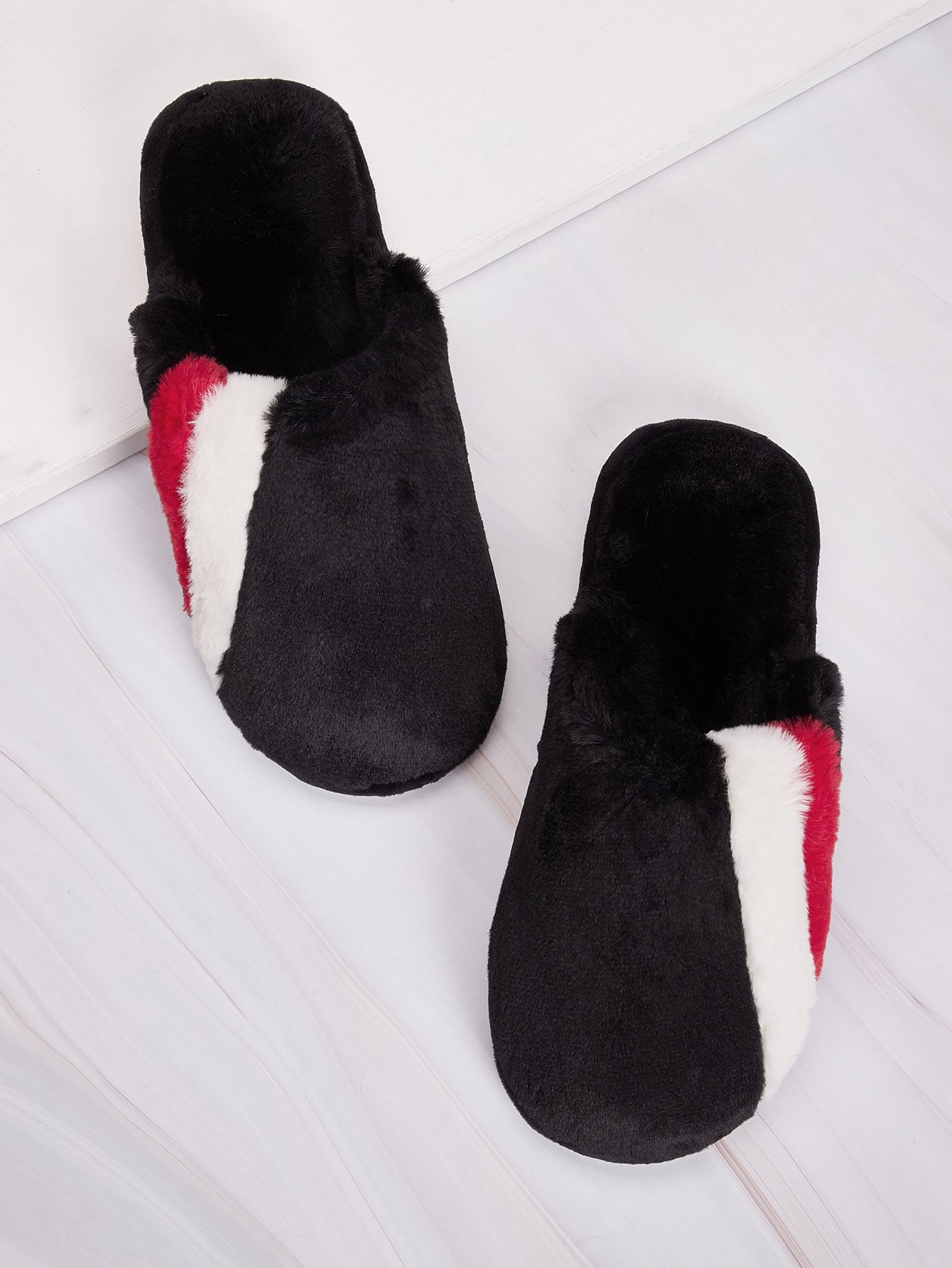 Мужские контрастные плюшевые шлепанцы