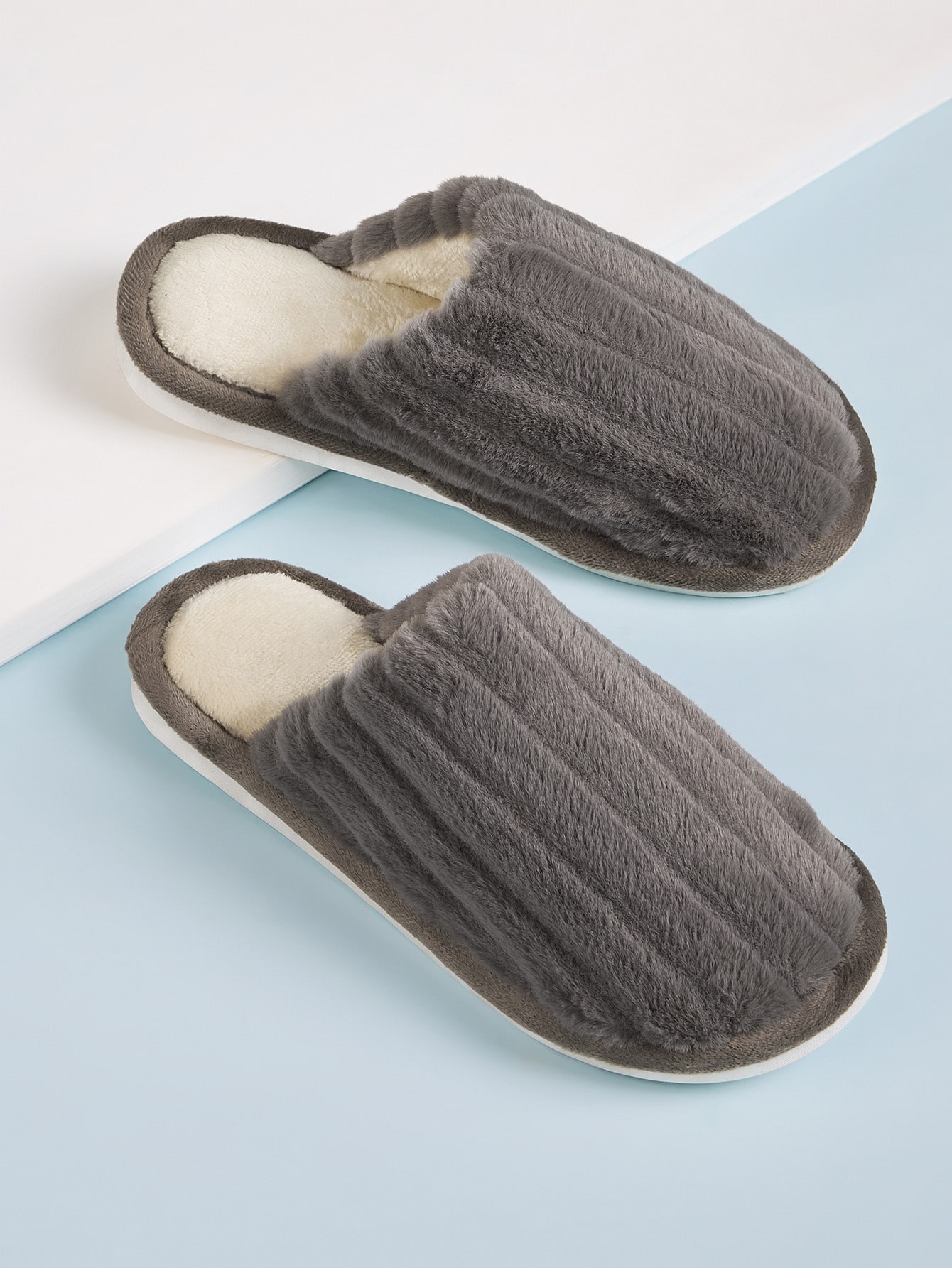 Мужские плюшевые шлепанцы в форме кролика