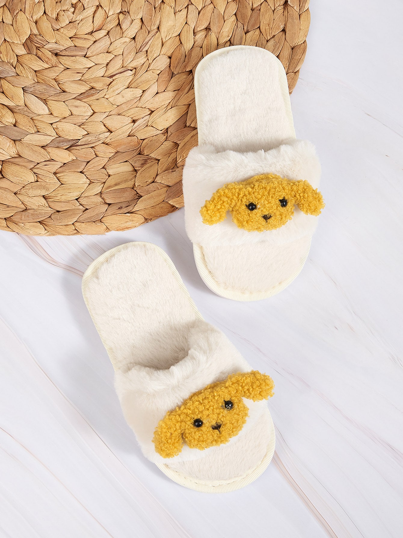 Плюшевые шлепанцы с деокором для девочек