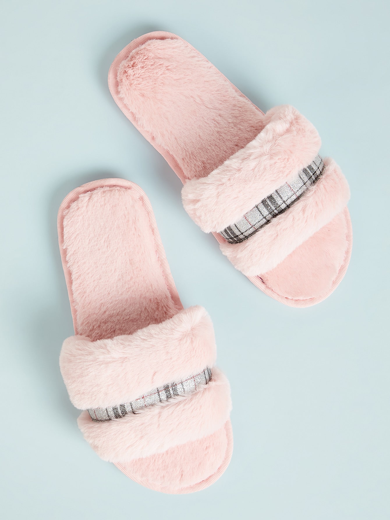 Плюшевые шлепанцы в клетку с открытым носком