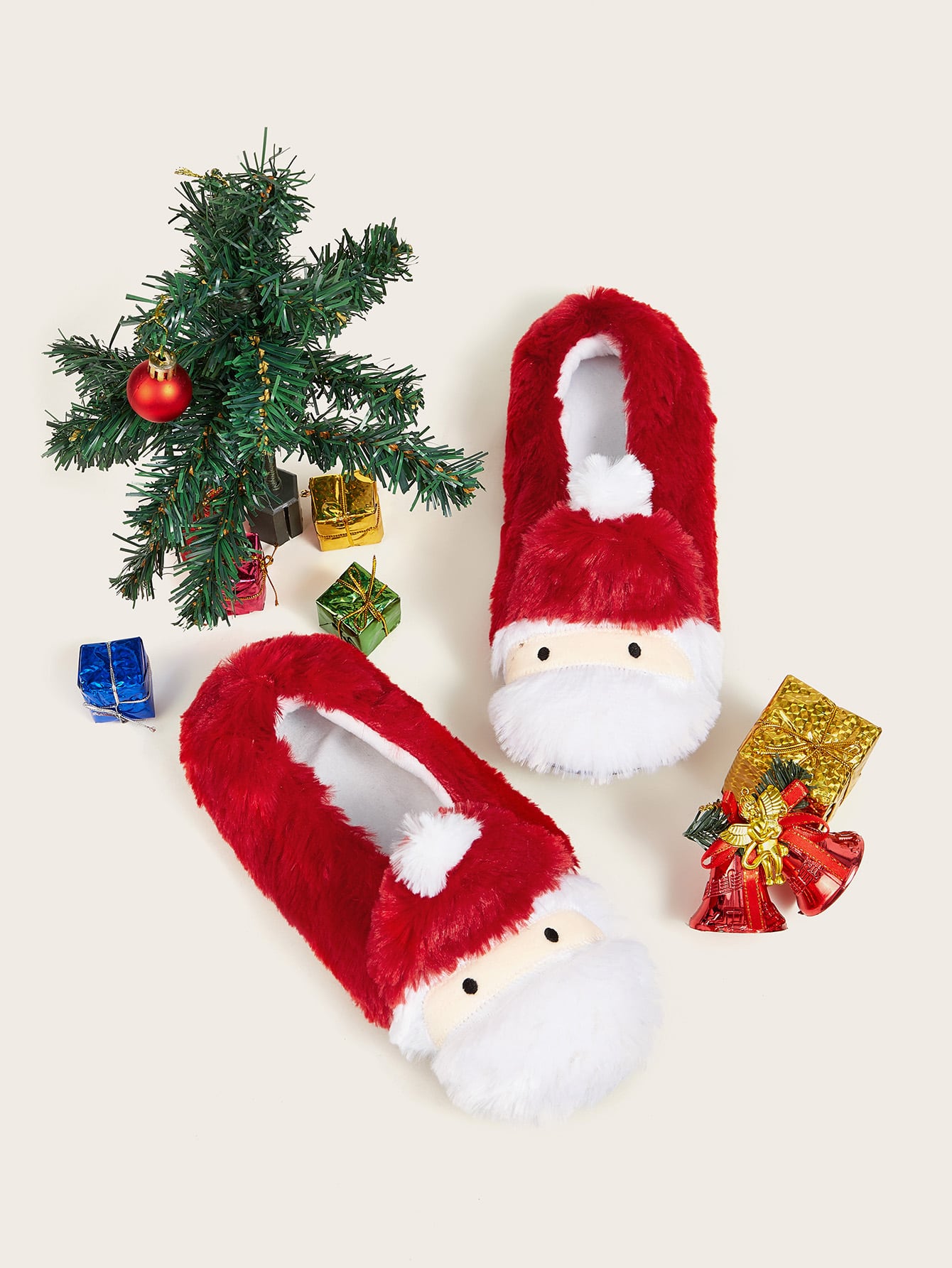 Плюшевые шлепанцы с декором рождество