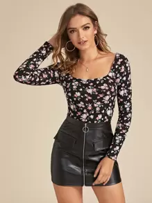 SHEIN Allover Floral Print Form Fitted Tee