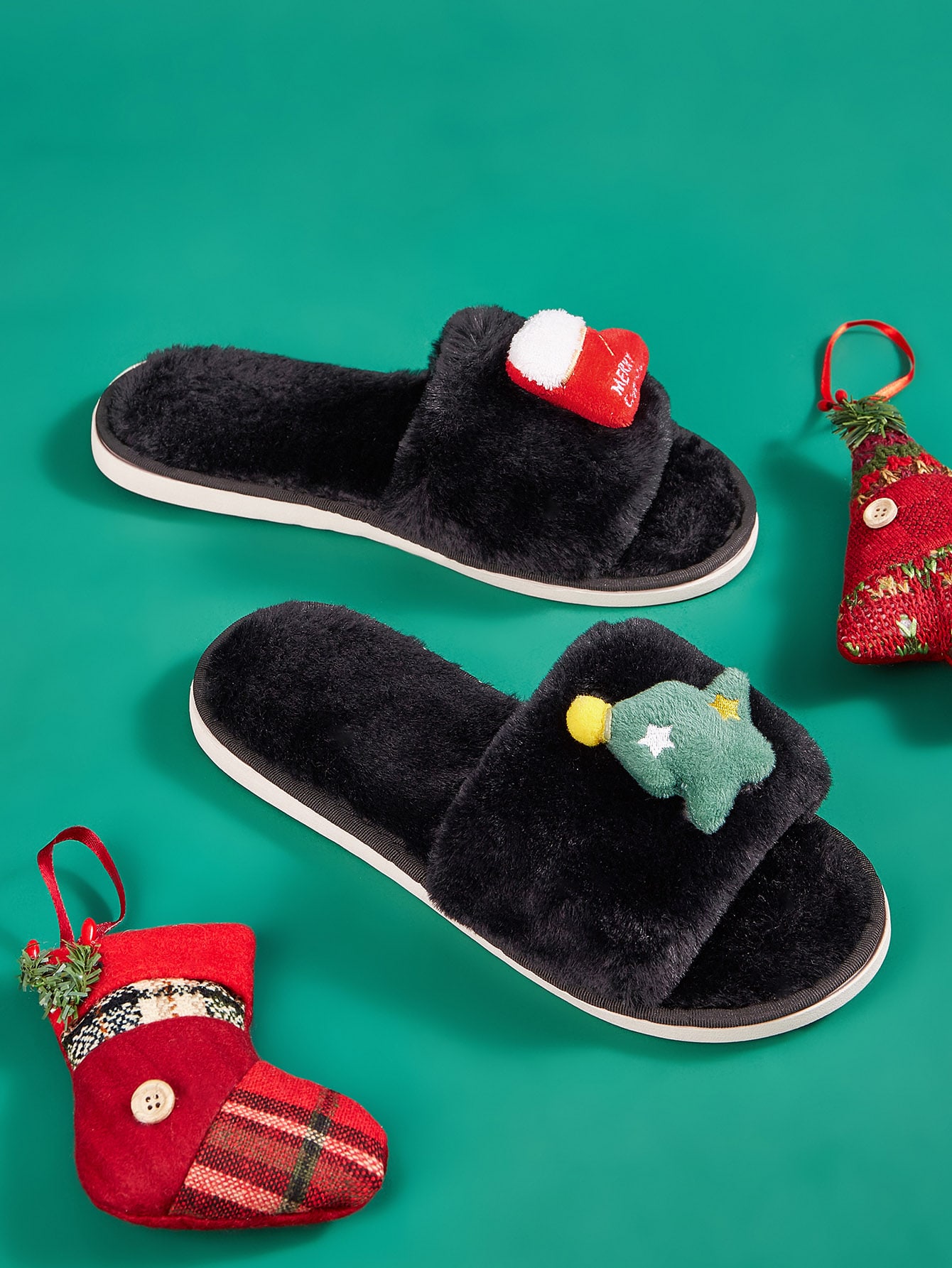 Плюшевые шлепанцы в рождественской форме
