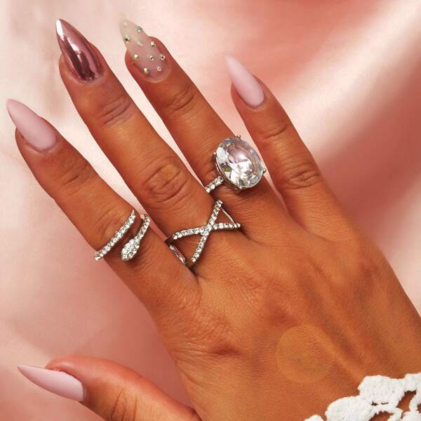 Кольцо с декором змеевика и стразами 3шт, Серебряные 
Кольцо с декором змеевика и стразами 3шт, Серебряные