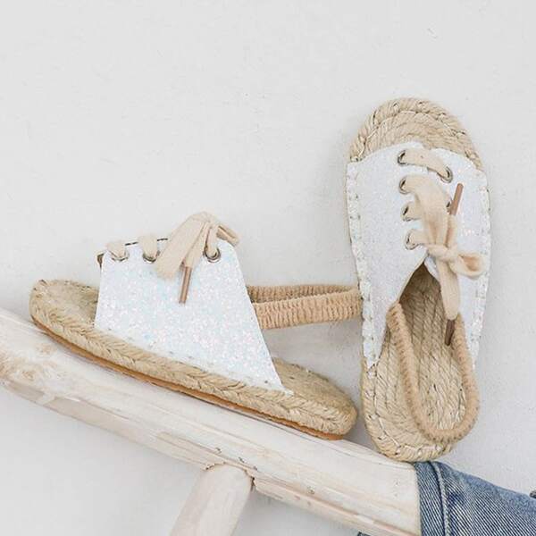 Сандалии на конопляной платформе с открытой пяткой на шнурках для девочек, Белые
Сандалии на конопляной платформе с открытой пяткой на шнурках для девочек, Белые