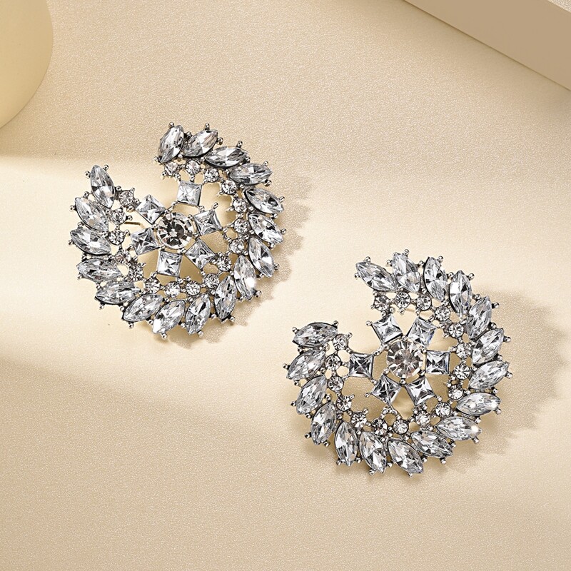 1pair Rhinestone Stud Earrings, Silver 
1pair Rhinestone Stud Earrings, Silver