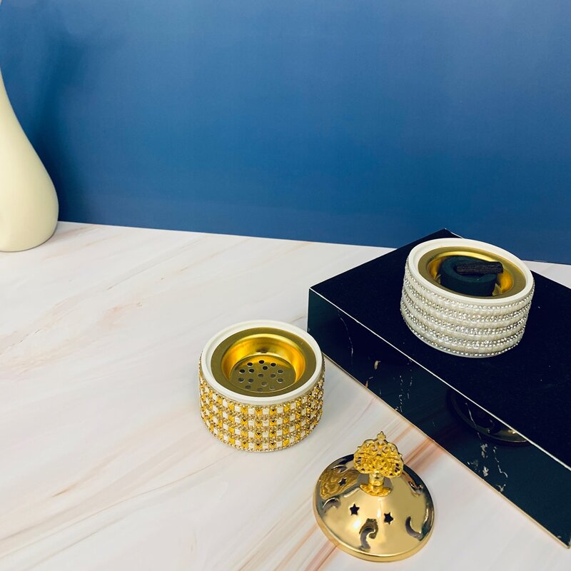 1pc Rhinestone Decor Incense Burner, Multicolor 
1pc Rhinestone Decor Incense Burner, Multicolor