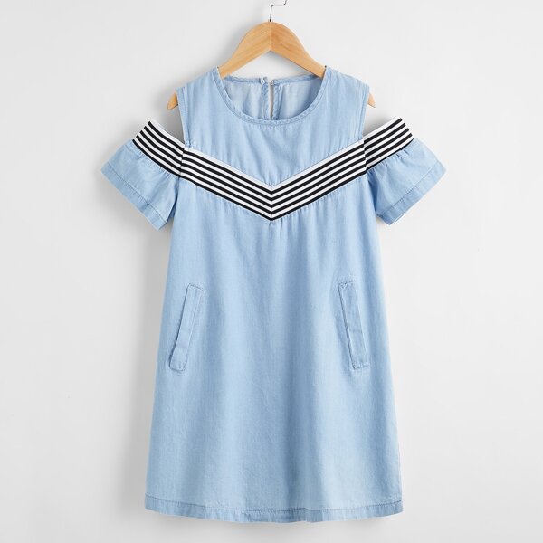 Toddler Girls Chevron Panel Cold Shoulder Denim Dress, Blue 
Toddler Girls Chevron Panel Cold Shoulder Denim Dress, Blue