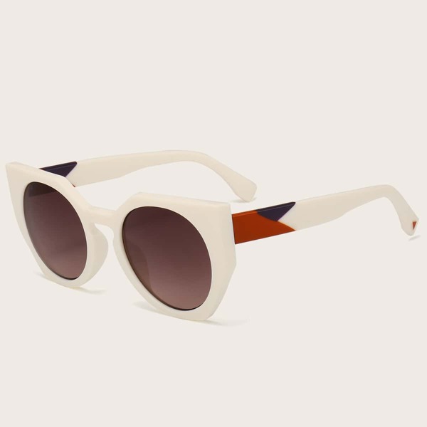 Colorblock Tinted Lens Sunglasses, Beige
Colorblock Tinted Lens Sunglasses, Beige