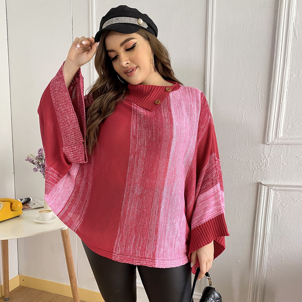 Контрастный свитер пончо размера плюс