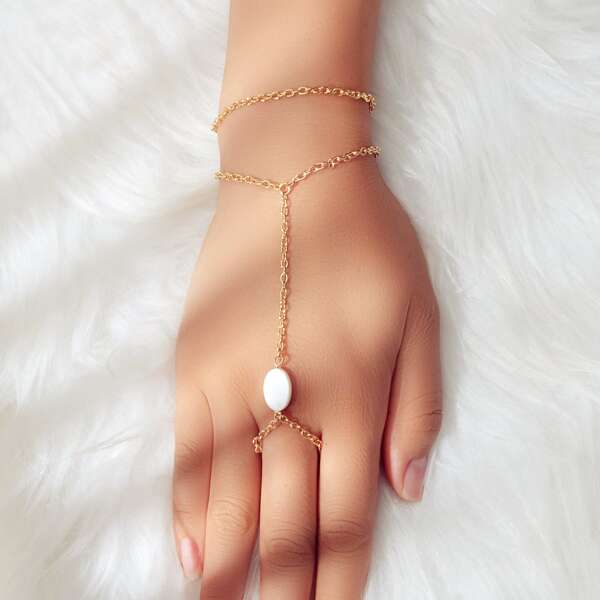 Браслет из варежек с овальным декором, Золотистый
Браслет из варежек с овальным декором, Золотистый