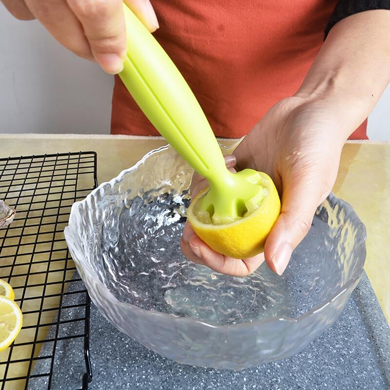 1pc Multifunction Random Color Fruit Squeezer, Multicolor 
1pc Multifunction Random Color Fruit Squeezer, Multicolor
