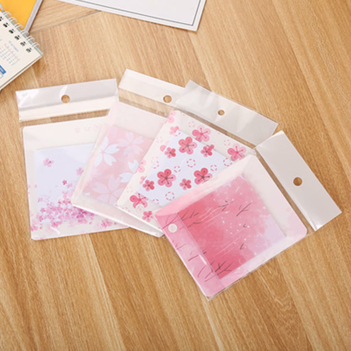 1pc Random Floral Pattern Sticky Note, Baby pink 
1pc Random Floral Pattern Sticky Note, Baby pink