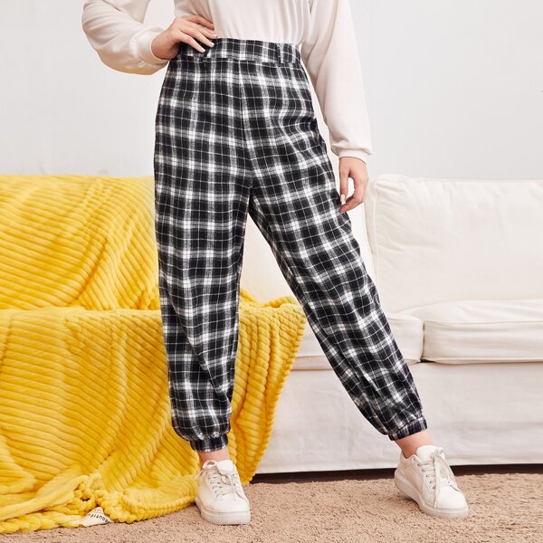 Plus Tartan Tapered Pants, Black and white